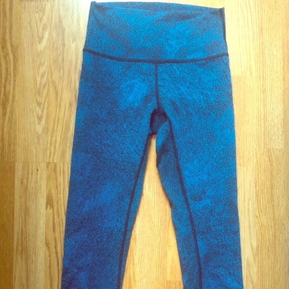 lululemon athletica Pants - Lululemon High Times 7/8 Pant (Size 6)